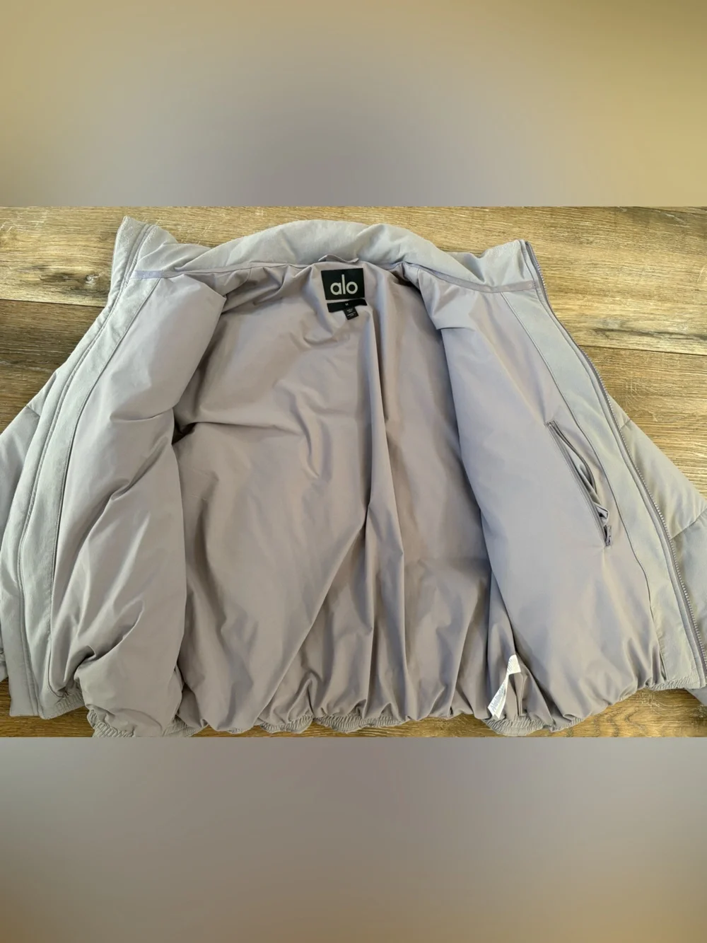 ALO Yoga puffer jacket fog color Gray Active Jacket size medium